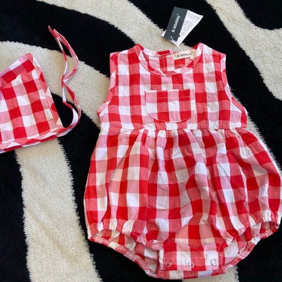 Red gingham romper with bonnet - Picture 2 of 4